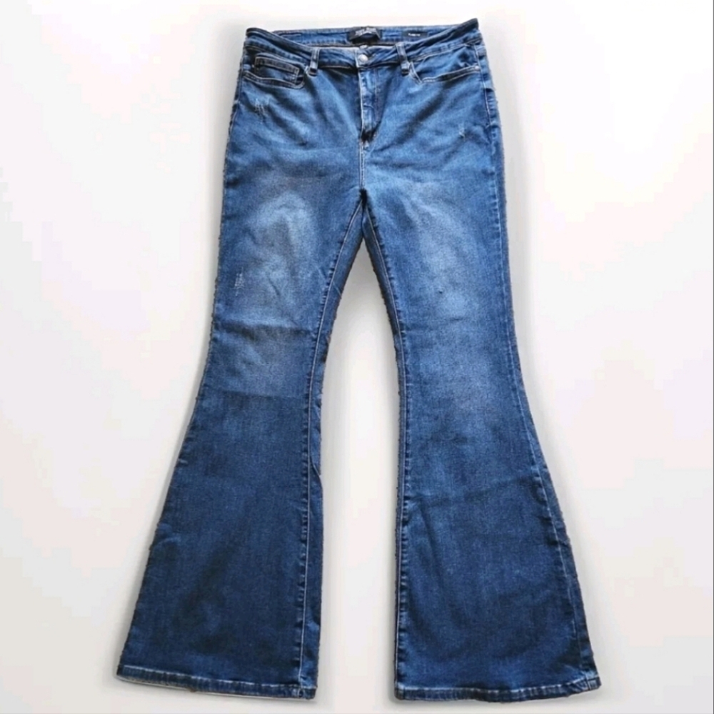 Judy Blue Flare Leg Jeans Size 15 Or 32 Medium Wash Denim Factory Fading